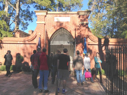 George and Martha Washington's Tomb